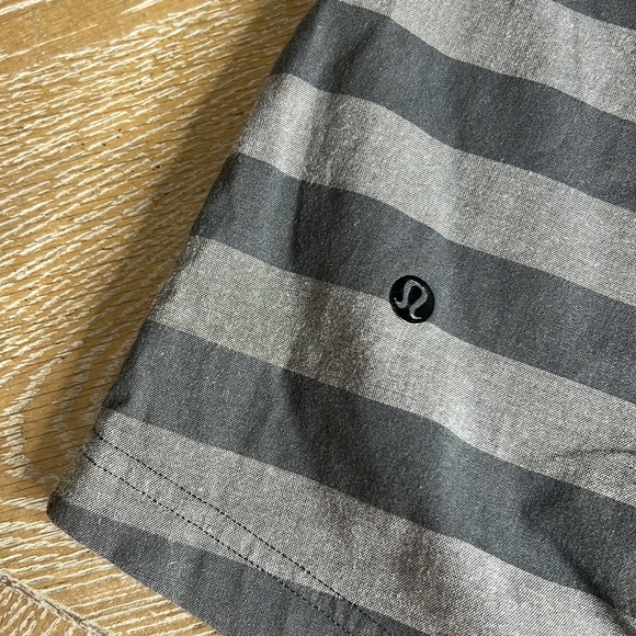 LULULEMON Grey Kahuna 2.0 Stripe Men’s Shorts 34 - Picture 6 of 9